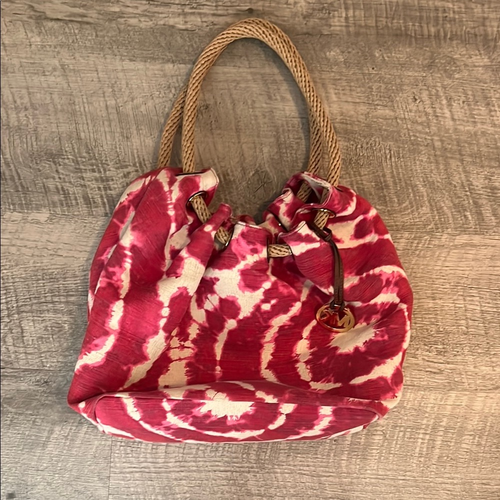 Michael Kors Pink Tote Bag with Elegant Design